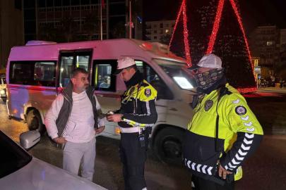 Adana’da trafik denetimi: 60 araç sürücüsüne 495 bin lira ceza