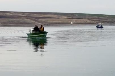 Adıyaman’da baraj gölünde tekne alabora oldu: 5 kişiden 1’i kayıp
