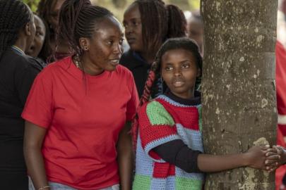 Ağaca 72 saat boyunca sarıldı, dünya rekoru kırdı