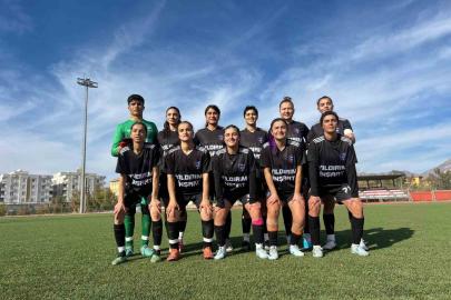 Ağrı Kadın Futbol Takımı, Silopi’den 3 puanla döndü