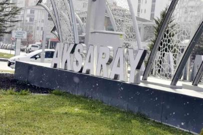 Aksaray merkeze mevsimin ilk karı yağdı