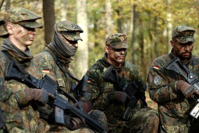 Almanya ordusunun mühimmatı çalındı