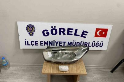 Araç farına gizlenmiş uyuşturucu madde ele geçirildi: 3 gözaltı