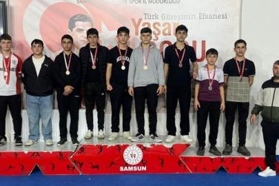 Ayvacık’ta güreş kursu meyvelerini veriyor