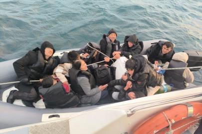 Ayvalık açıklarında 10 göçmen kurtarıldı