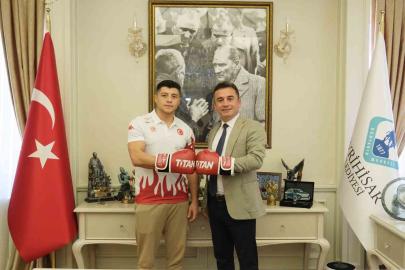 Başkan Dökmeci, "Milli sporcumuz Doğan Kılıç bizi gururlandırdı"