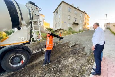 Başkan Sandıkçı: "2025 yılında ilçeye 27,8 kilometre yeni beton yol kazandırdık"