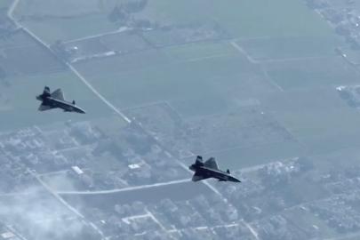 Bayraktar KIZILELMA’dan akıllı filo otonomisi ile kol uçuşu