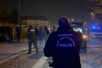 Bıçakla yaralanan şahıs, aracıyla hastaneye gitmeye çalıştı