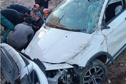 Bingöl’de otomobil şarampole uçtu: 2 yaralı