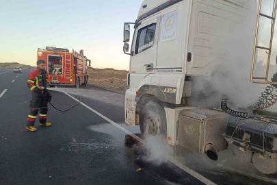 Bingöl’de seyir halindeki tırda yangın paniği: Facia son anda önlendi