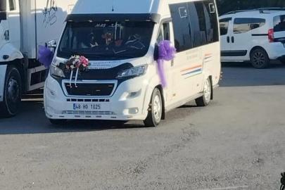 Bodrum’da gelin dolmuşu ilçe sokaklarını şenlik alanına çevirdi