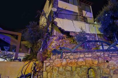 Bodrum’da sağanak yağış: Yollar kapandı, ev ve iş yerlerini su bastı