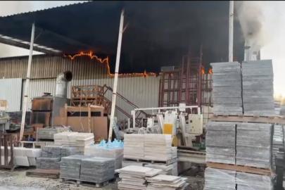 Burdur’da mermer fabrikasında yangın