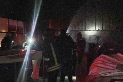 Burdur’da oto boyama atölyesinde çıkan yangın korkuttu