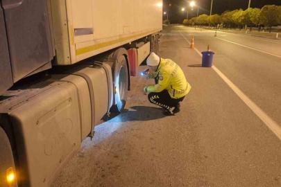 Burdur’da yük taşıyan araçlara yönelik denetimde 25 araç ve sürücüsüne idari ceza