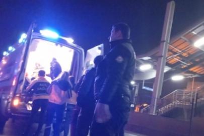 Bursa’da gece saatlerinde eğlence mekanı önünde silahlı kavga: 1’i ağır, 2 yaralı