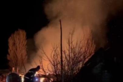 Çankırı’da köyde çıkan yangında iki ev küle döndü