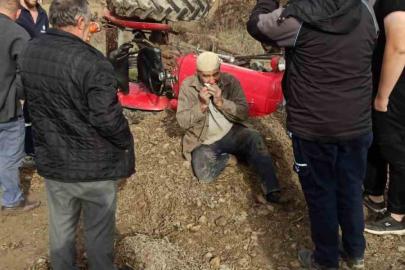 Cenaze aracı ile traktör çarpıştı: 4 yaralı