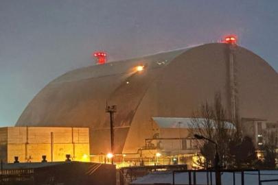 Çernobil'in koruma kalkanı delindi. Radyasyon sızıntısı olabilir