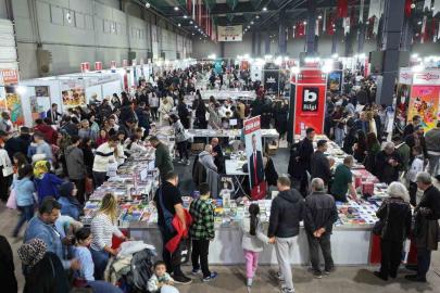 Denizli Kitap Fuarı ziyaretçi akınına uğruyor