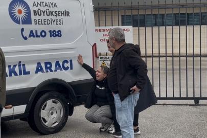 Dereye düşen araçtaki kadının cenazesi teslim alınırken "Gitme" feryadı yürekleri dağladı