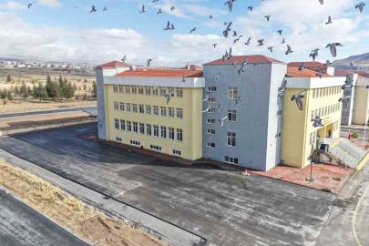 Develi’de Türkiye’de ilk ve tek akıllı sera kuruldu