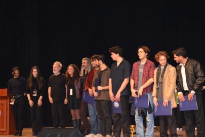 ’Ege’nin Sesi’ yarışmasının kazananı Arben Özgeçer oldu