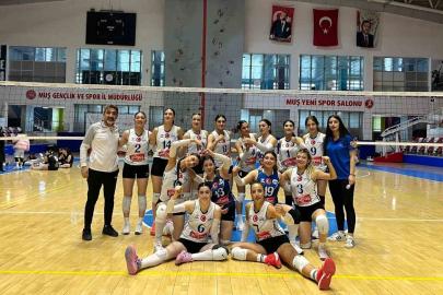 Elazığ Belediyespor  Kadın Voleybol Takımı, deplasmandan galibiyetle  ayrıldı