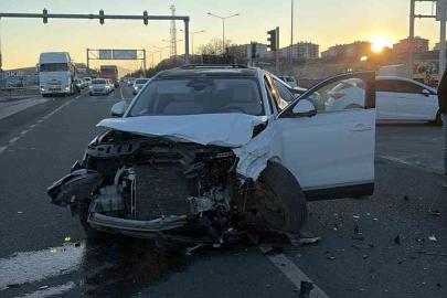 Elazığ’da minibüs ile cip çarpıştı: 2 yaralı