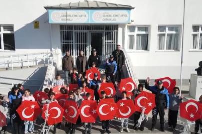 Erzincan’da gökyüzünü polisler ve çocuklar birlikte renklendirdi