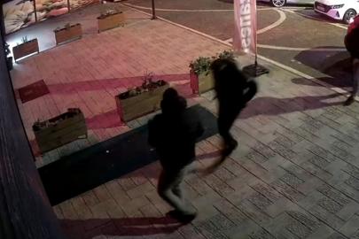 Esenyurt’ta kuyumcu soygunu girişimi kamerada: Hırsızlar alarm çalınca böyle kaçtı