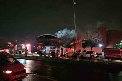 Esenyurt’taki fabrika yangını 6 saattir devam ediyor