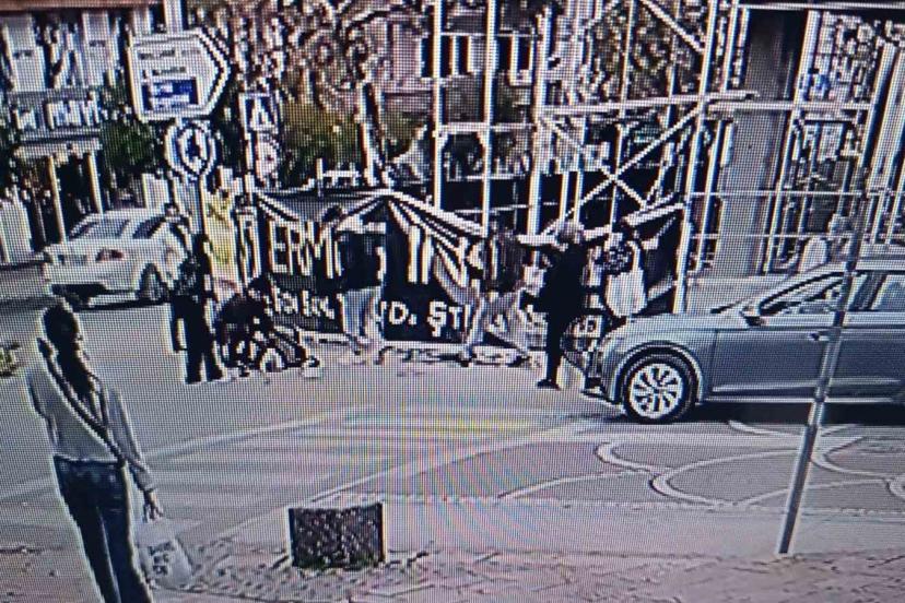 Fenalaşarak yere düşen yaşlı adam hastanede yaşam savaşı veriyor