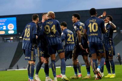Fenerbahçe, ligde ilk yarıyı namağlup kapattı