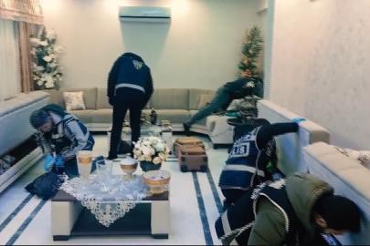 Gaziantep’te nitelikli dolandırıcılık operasyonu: 25 adet ruhsatsız silah ele geçirildi