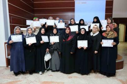 Geçici öğreticilere katılım belgeleri takdim edildi