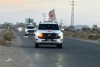 Hamas, bir esire ait olduğu düşünülen ceset kalıntılarını İsrail'e teslim etti