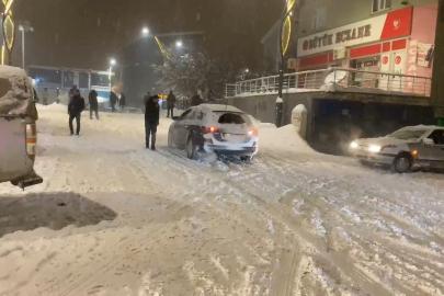 Hasköy’de karda kayan araçlar kameraya yansıdı
