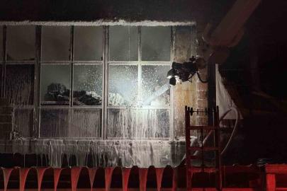 Hırdavat dükkanı alev topuna döndü, ekipler seferber oldu