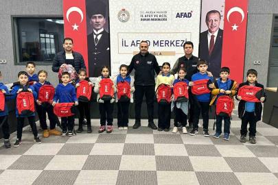 İlkokul öğrencilerine afet eğitimi verildi