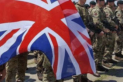 İngiltere'de okula ara veren gençlere gönüllü askerlik eğitimi