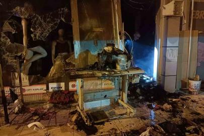 Isparta’da iç giyim mağazasında çıkan yangın itfaiye ekiplerince söndürüldü