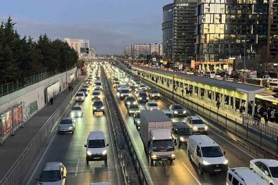 İstanbul’da trafik yoğunluğu yüzde 81’e ulaştı
