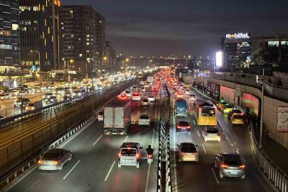 İstanbul’da trafik yoğunluğu yüzde 85’e ulaştı