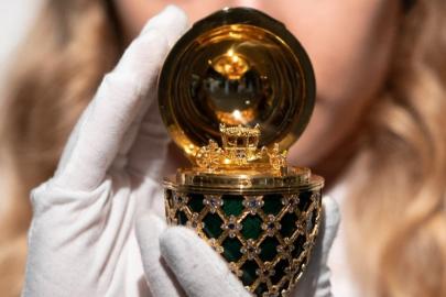 James Bond Ahtapot yumurtası kolyesini çalıp yutan kişi tutuklandı