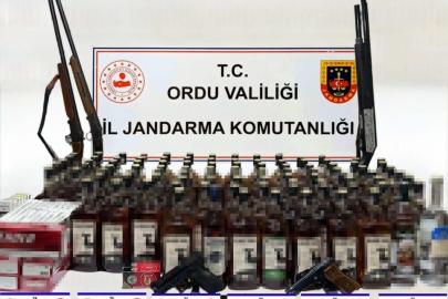 Jandarma ekiplerinden yılbaşı öncesi kaçak alkol ve sigara operasyonu: 2 gözaltı