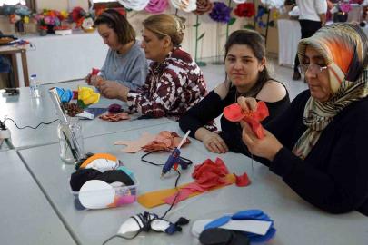Kadınlar büyükşehir belediyesinin atölyelerinde meslek öğreniyor