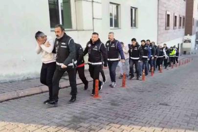 Kanser ilaçlarını usulsüz şekilde temin eden 3 kişi tutuklandı