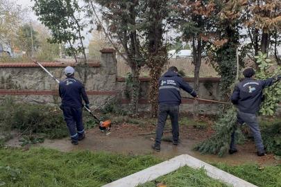 Kartepe’deki mezarlıklarda bakım çalışması yapıldı